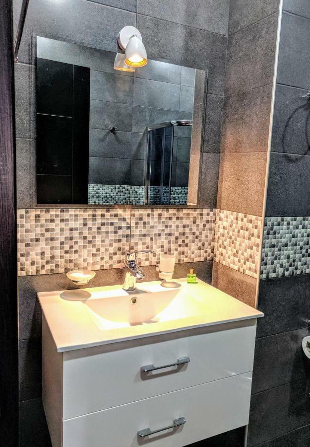 טביליסי Hotel Canvas מראה חיצוני תמונה